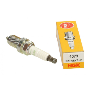 Свеча зажигания NGK BKR6EYA-11 4073